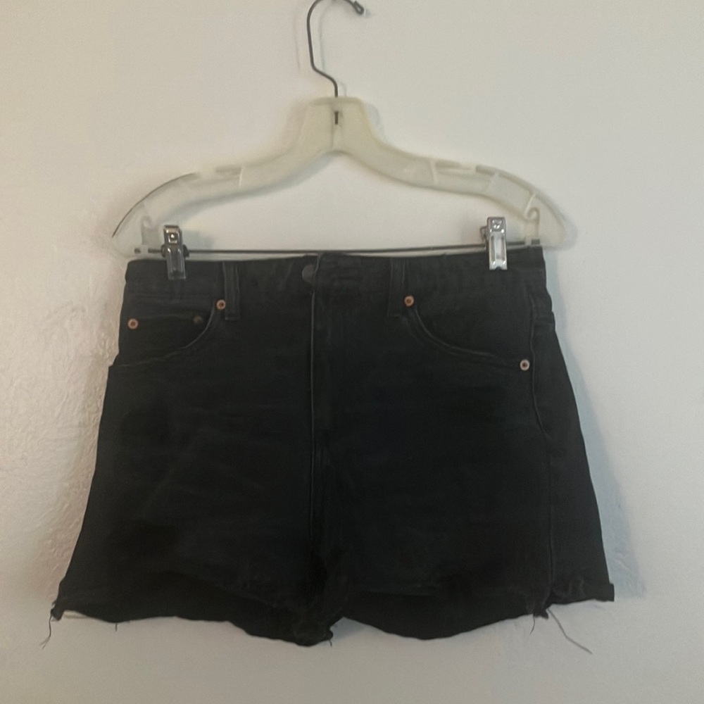 FINAL MARKDOWN No boundaries distressed denim shorts 9
